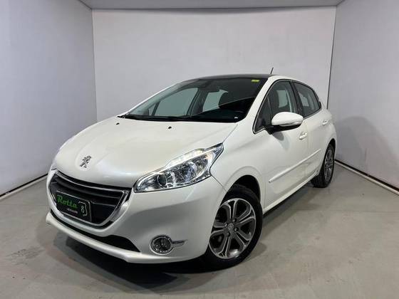 PEUGEOT 208 1.6 GRIFFE 16V FLEX 4P AUTOMÁTICO PEUGEOT 208 1.6 GRIFFE 16V FLEX 4P AUTOMÁTICO